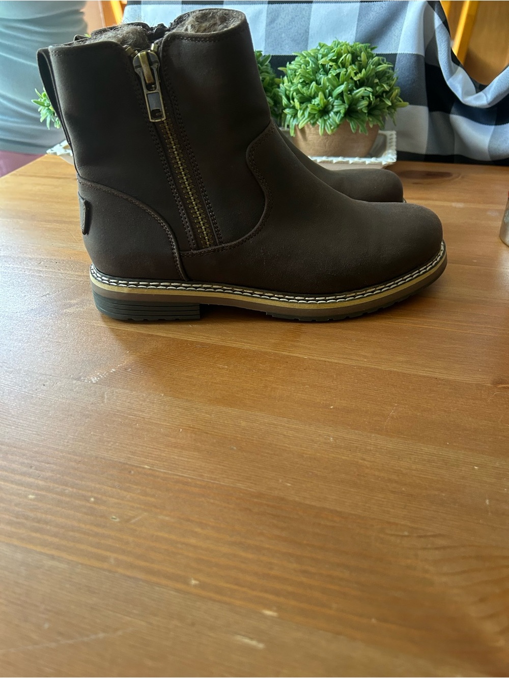 NEW B52 By BullBoxer Ankle
Boots In Brown Fur Ankle Size 6